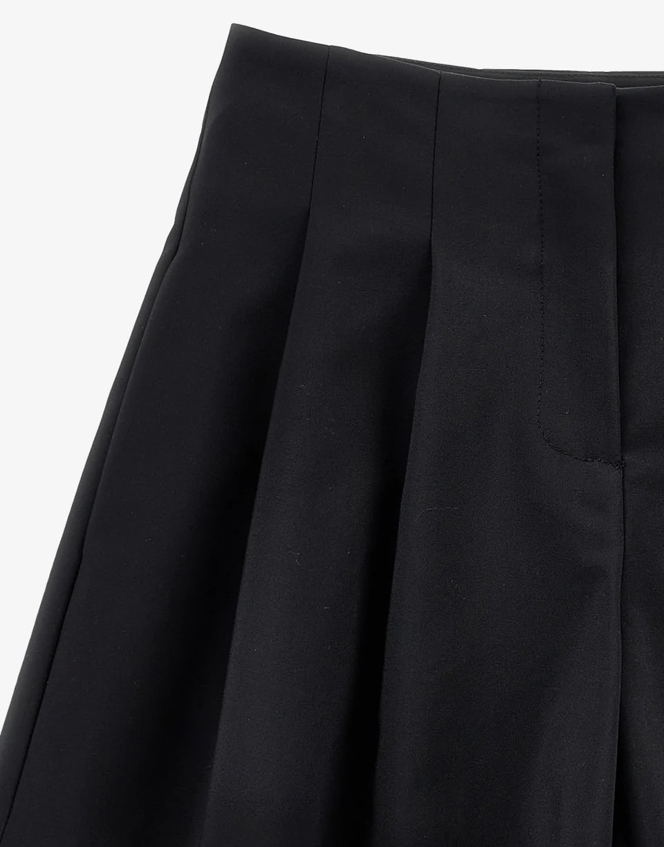 short con tasche e fusciacca a fiocco