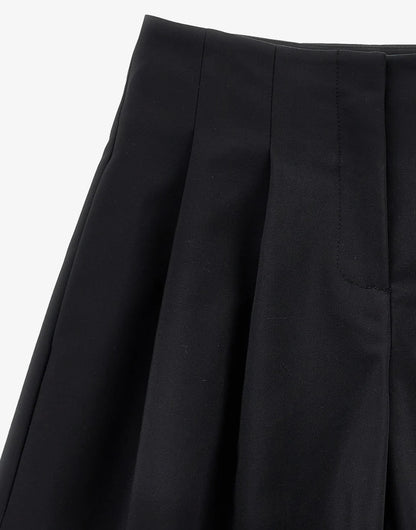 short con tasche e fusciacca a fiocco